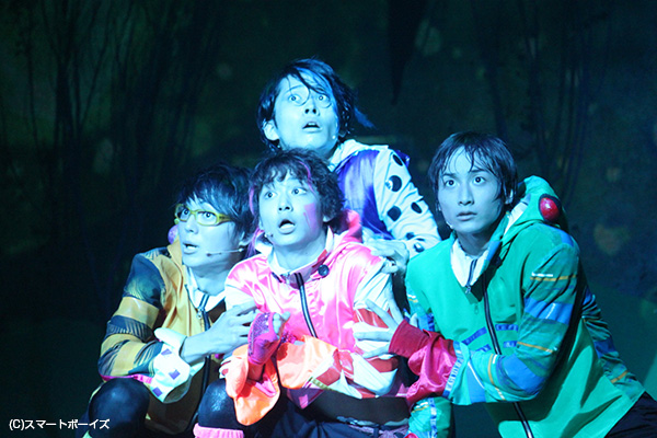 大人気舞台『FROGS』再演が開幕。真夏の渋谷でカエルになった少年たち
