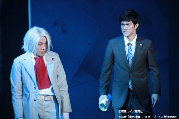 君沢ユウキさん演じる亜門鋼太朗(右)と有馬自由さん演じる真戸呉緒(左)は“喰種”の討伐する捜査官