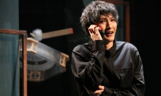 注目俳優・梅津瑞樹さんがひとり芝居で見せる、SOLO Performance ENGEKI 「HAPPY END」が開幕