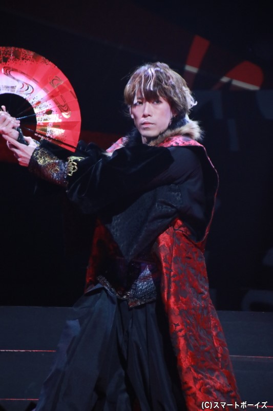 越岡さん演じる織田信長。“ゲーム”の主催者でもあり参加者としても他の武将たちに立ちはだかります